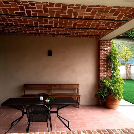 Venkovský dům Miaclara Relais Alba (Piedmont)